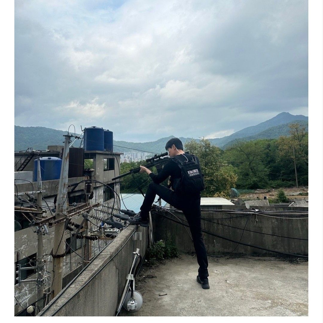 Behind-the-scenes cut of Kim Namgil