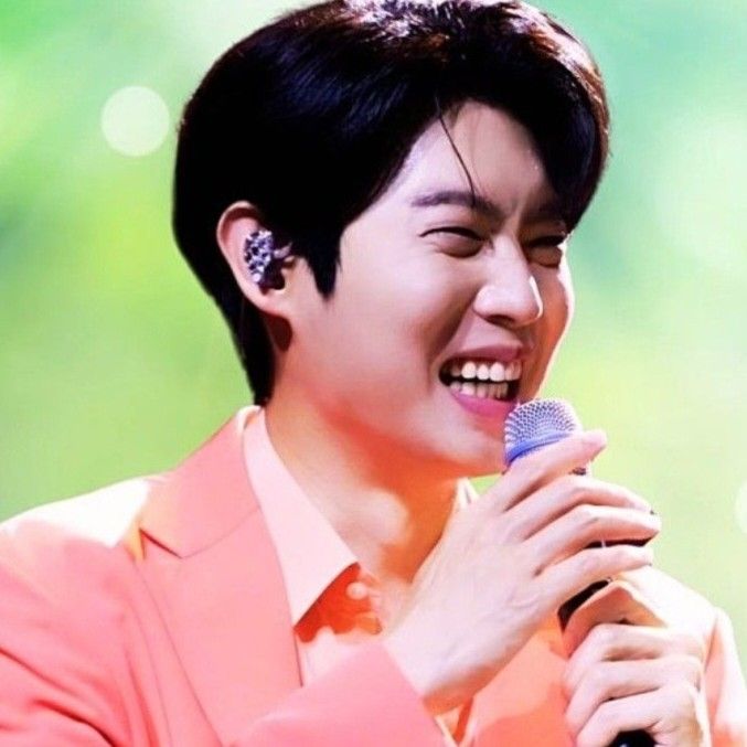 Recent activity shot of Son Taejin