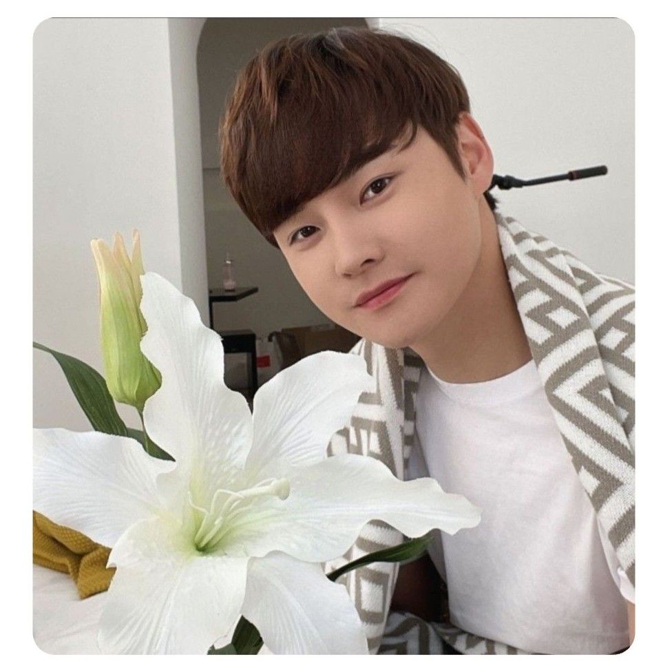 Behind-the-scenes cut of Park Seojin