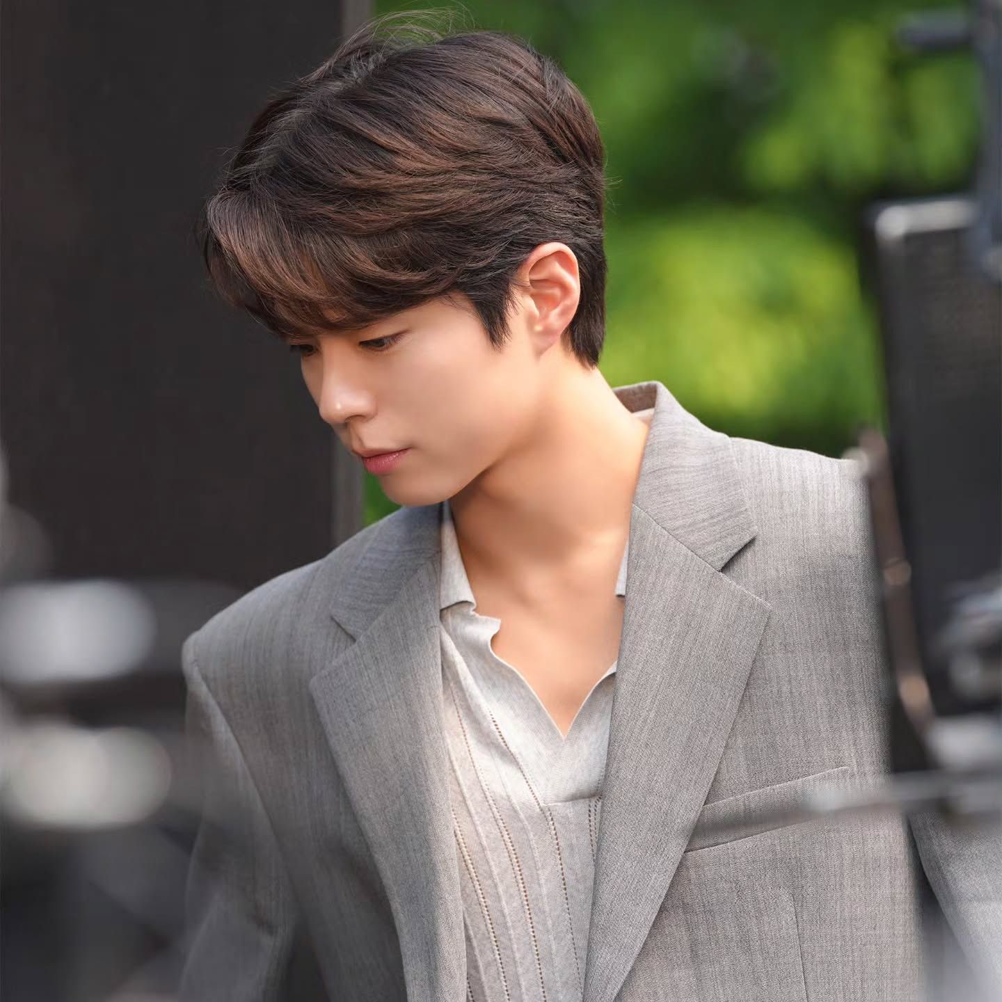 A moment captured by a fan of Park Bogum