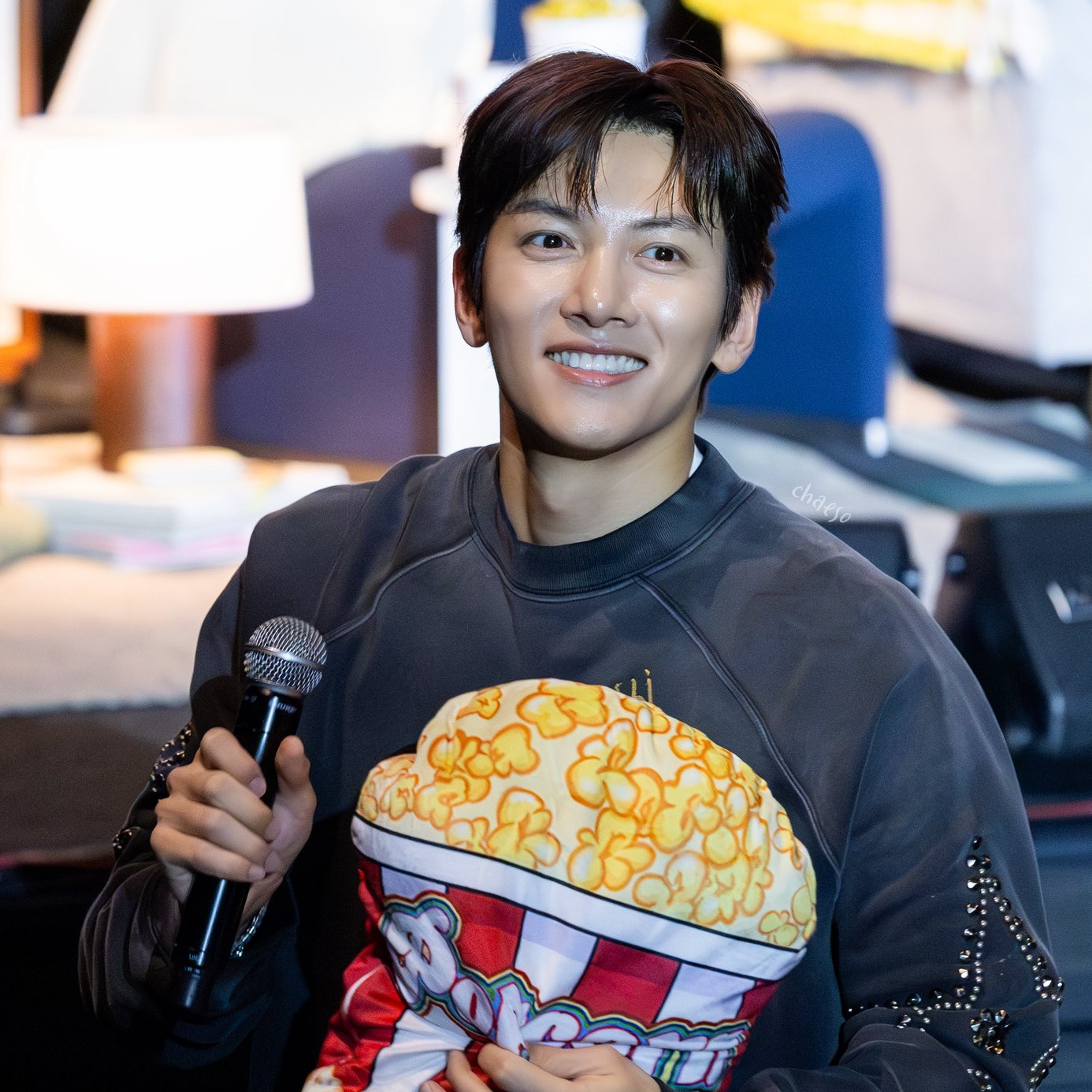 Behind-the-scenes cut of Ji Changwook