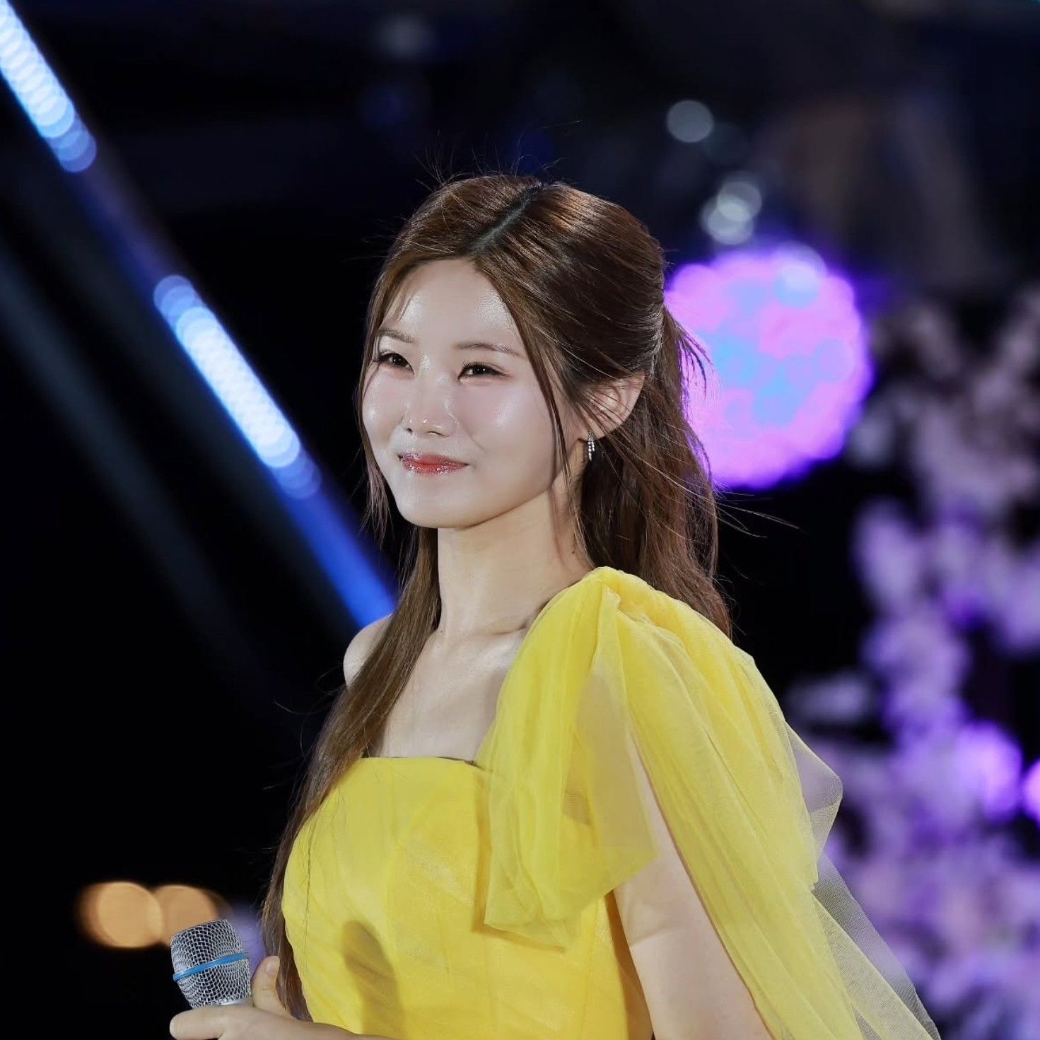 Behind-the-scenes cut of Bae Ahyeon