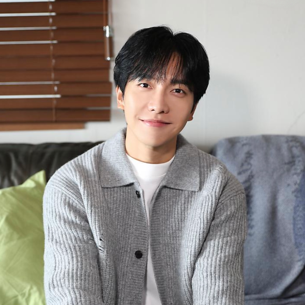 Recent activity shot of Lee Seunggi