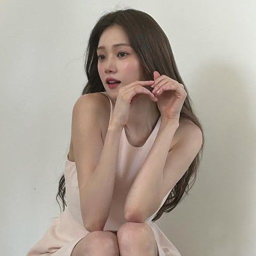 Latest photo of Lee Sungkyung