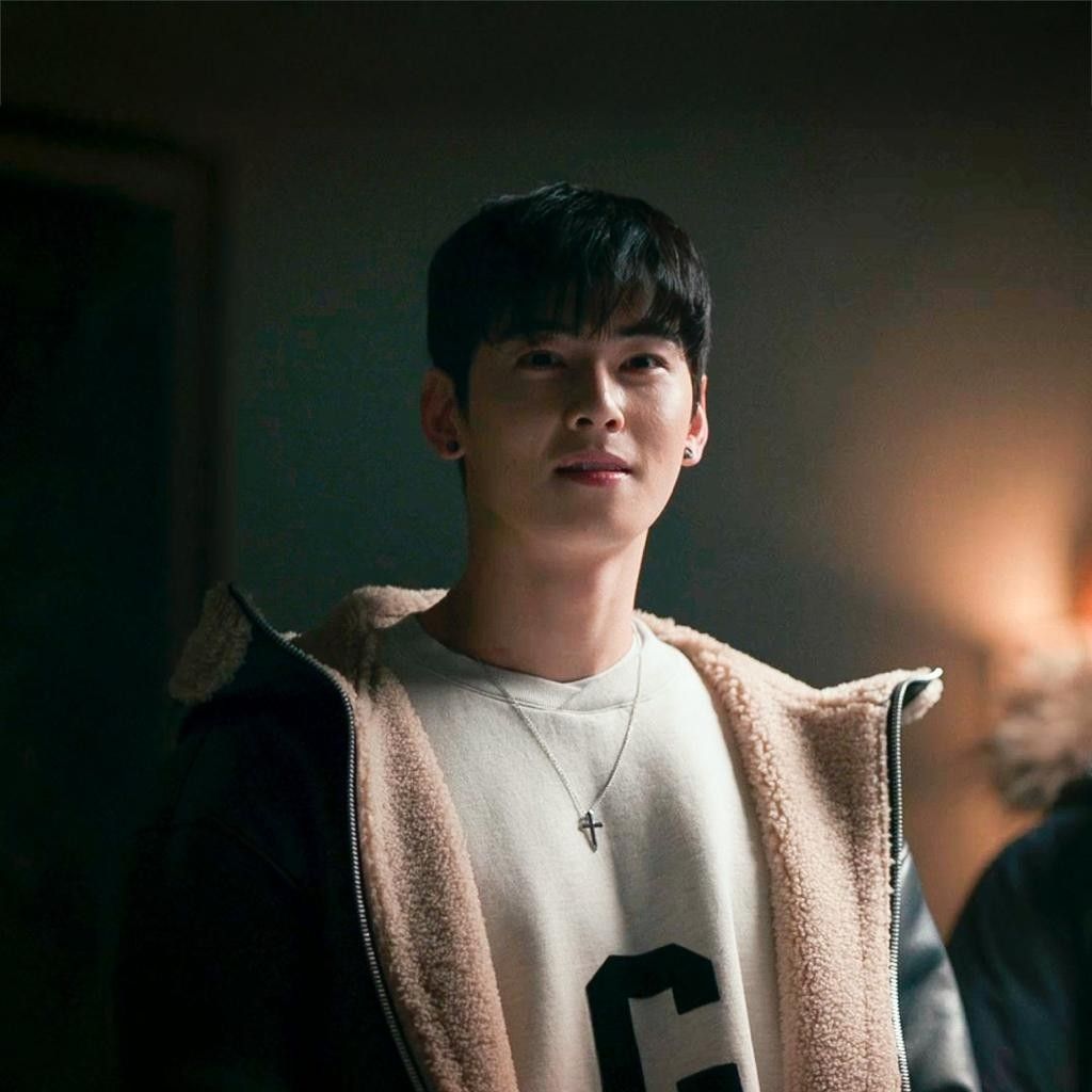 A moment captured by a fan of Cha Eunwoo