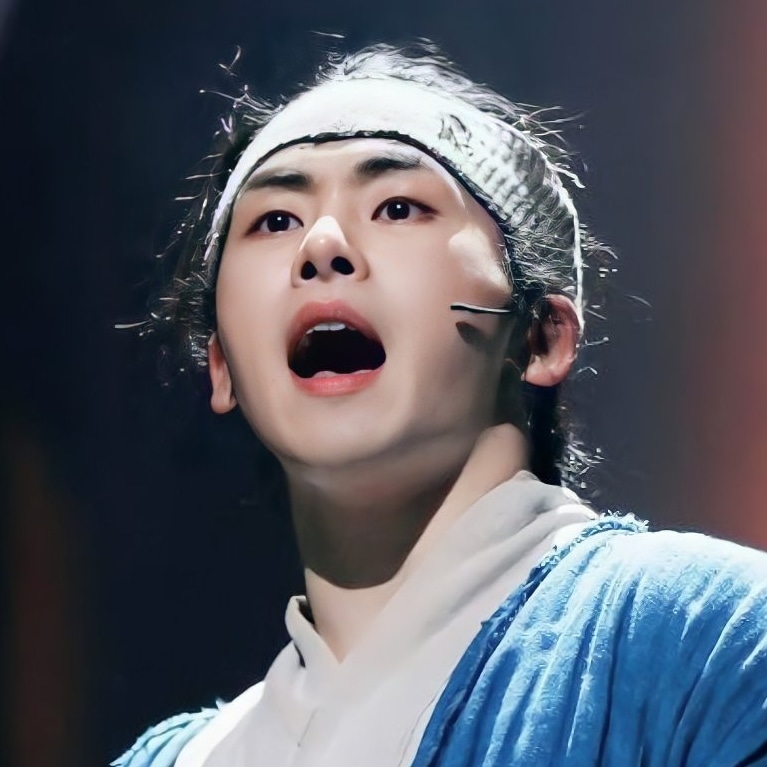 A moment captured by a fan of Hoya