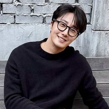 A moment captured by a fan of Jung Ilwoo