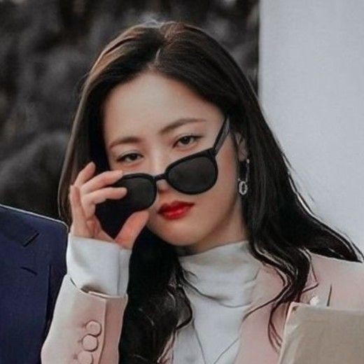 Popular profile photo of Jeon Yeobeen loved by fans