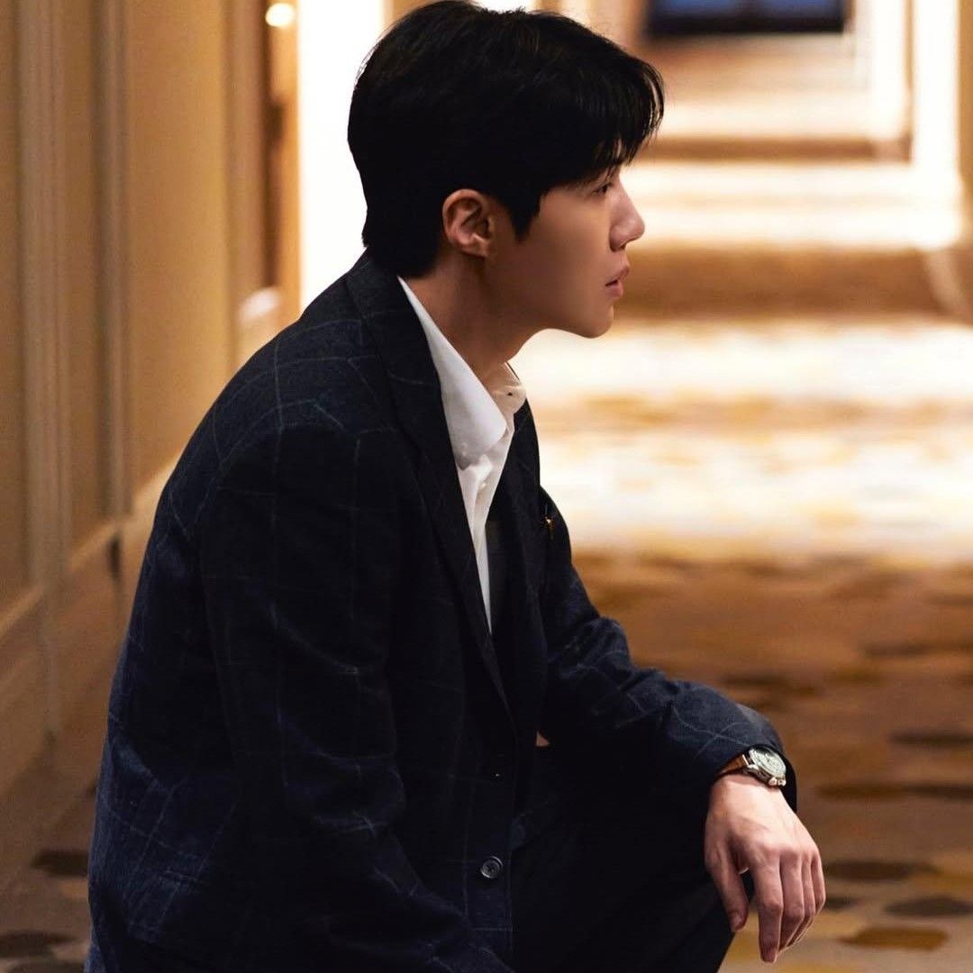 Behind-the-scenes cut of Kim Seonho