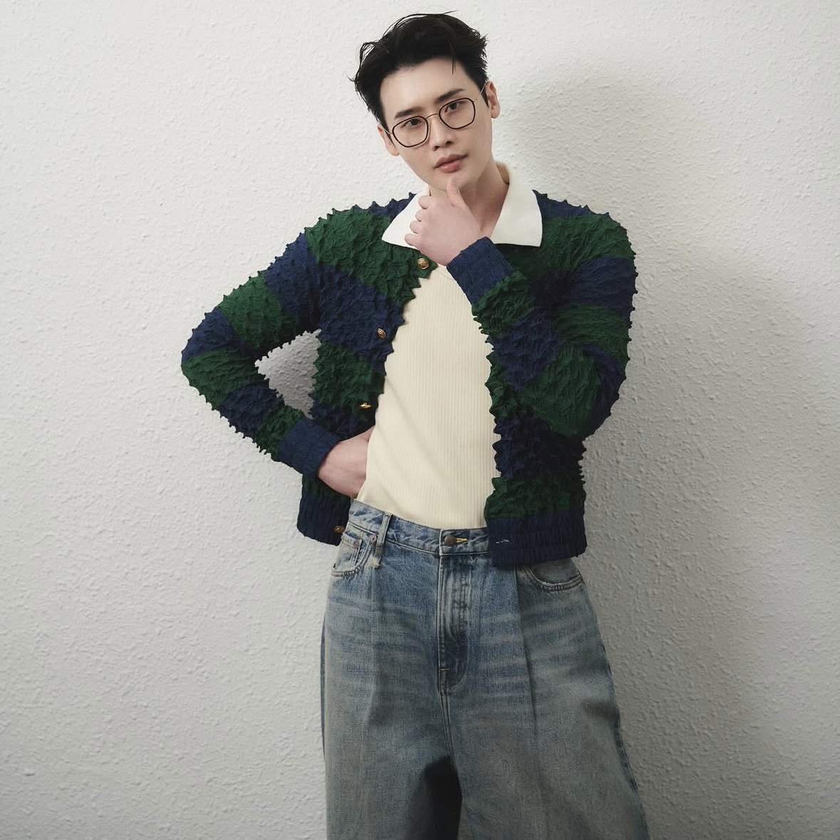 Recent activity shot of Lee Jongsuk