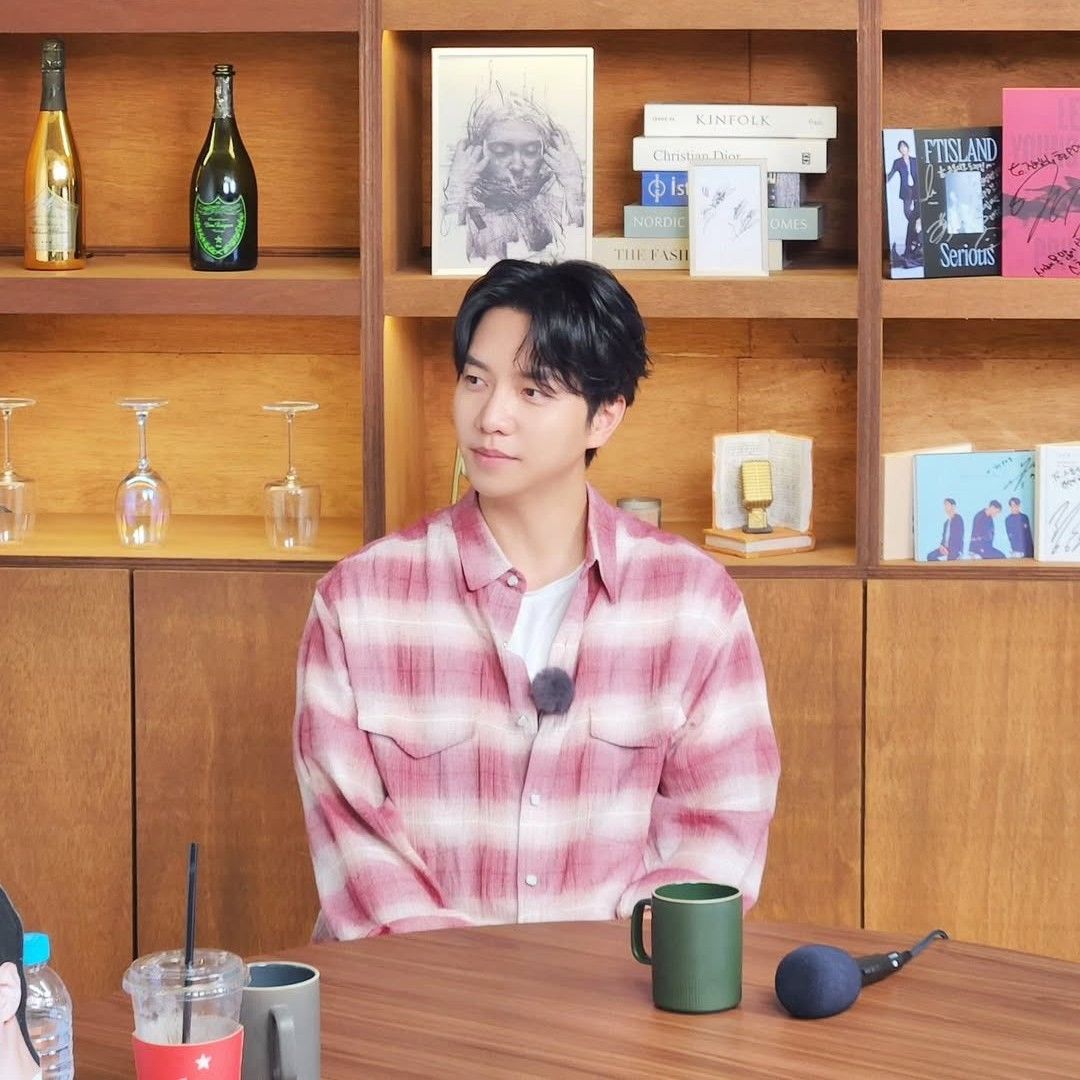 Behind-the-scenes cut of Lee Seunggi