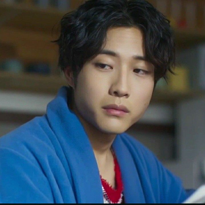 Behind-the-scenes cut of Lee Jongwon