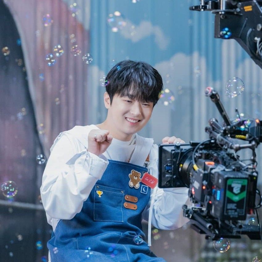 Foto kegiatan terbaru dari Lee Chanwon