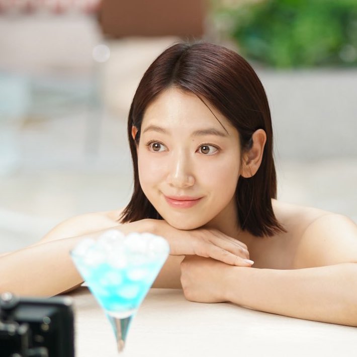 Latest photo of Park Shinhye