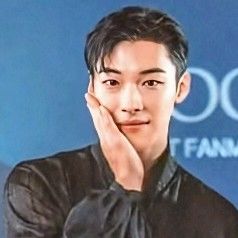 A moment captured by a fan of Woo Dohwan