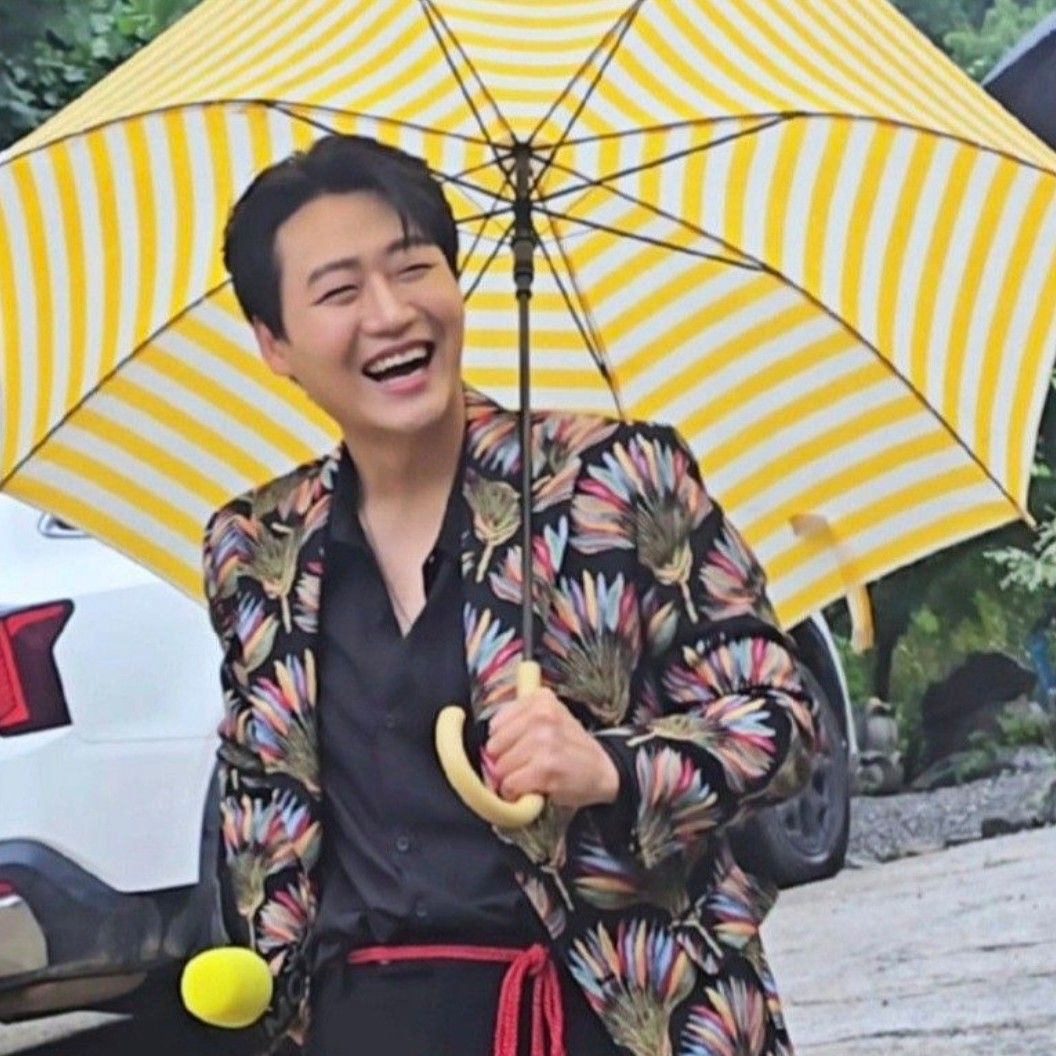 A moment captured by a fan of Min Soohyun