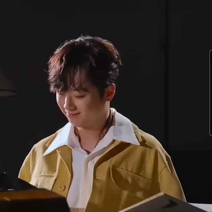 Behind-the-scenes cut of Lee Chanwon