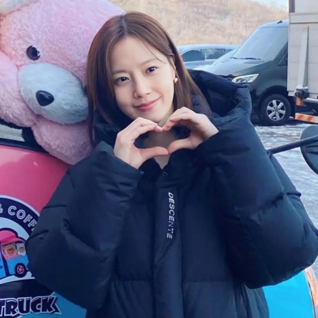 Recent activity shot of Moon Chaewon