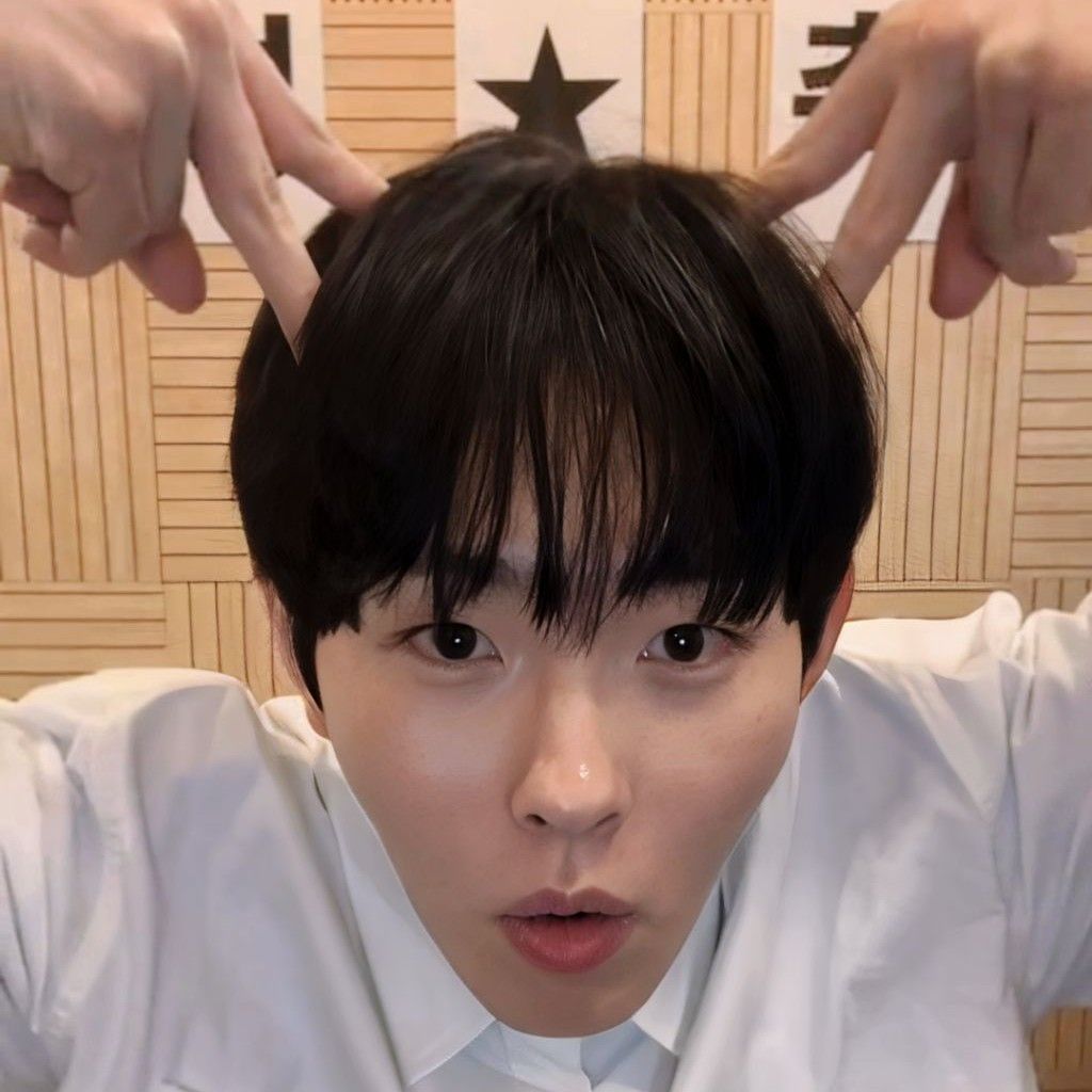 Recent activity shot of Lee Byeongchan