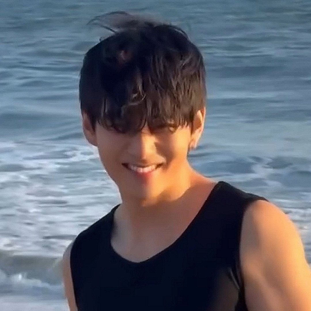 Behind-the-scenes cut of Kim Taehyung (V)