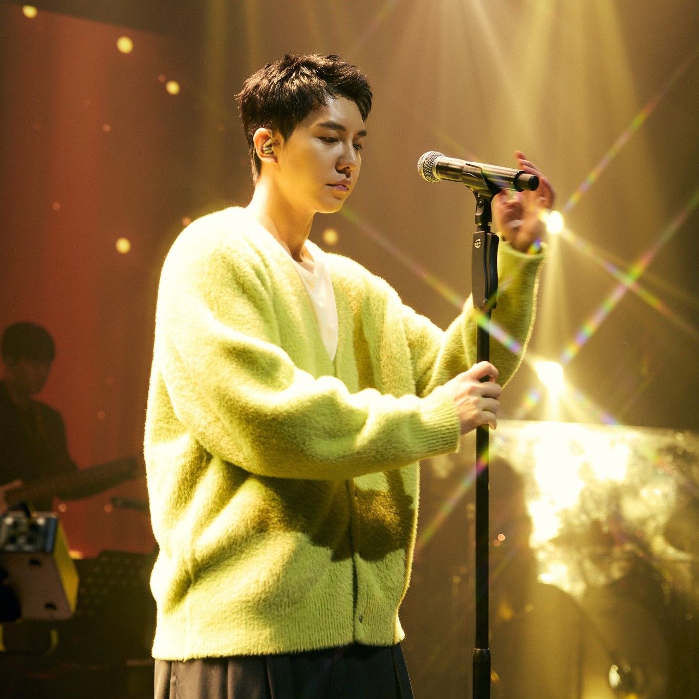 A moment captured by a fan of Lee Seunggi