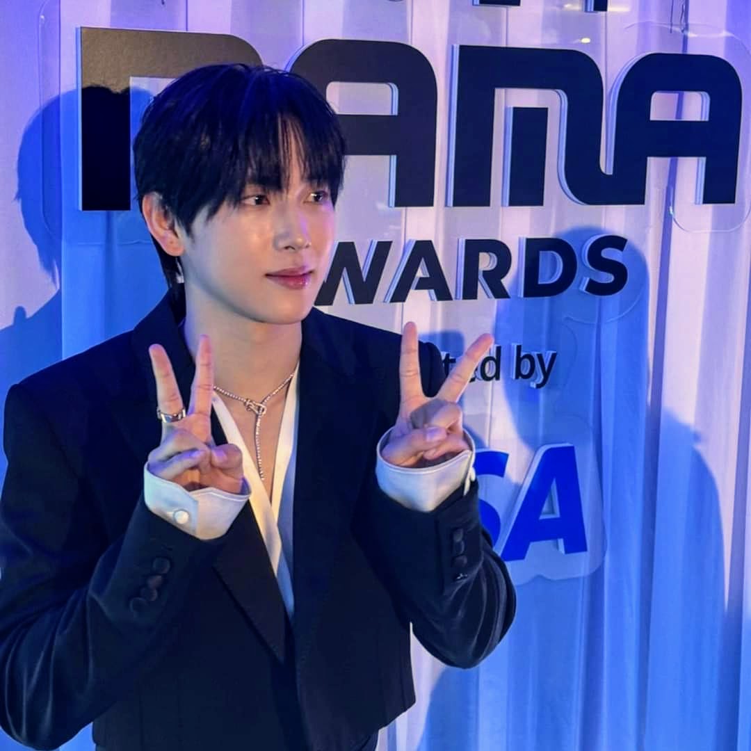 Behind-the-scenes cut of Lim Siwan
