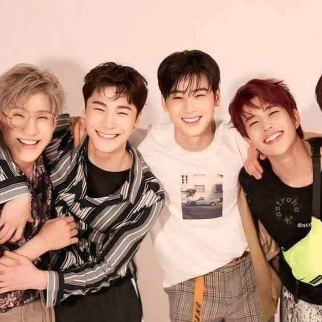 A moment captured by a fan of Cha Eunwoo