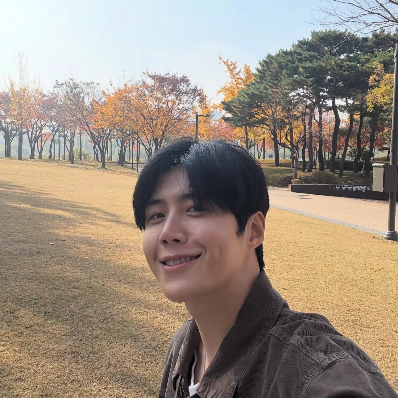 Behind-the-scenes cut of Kim Seonho