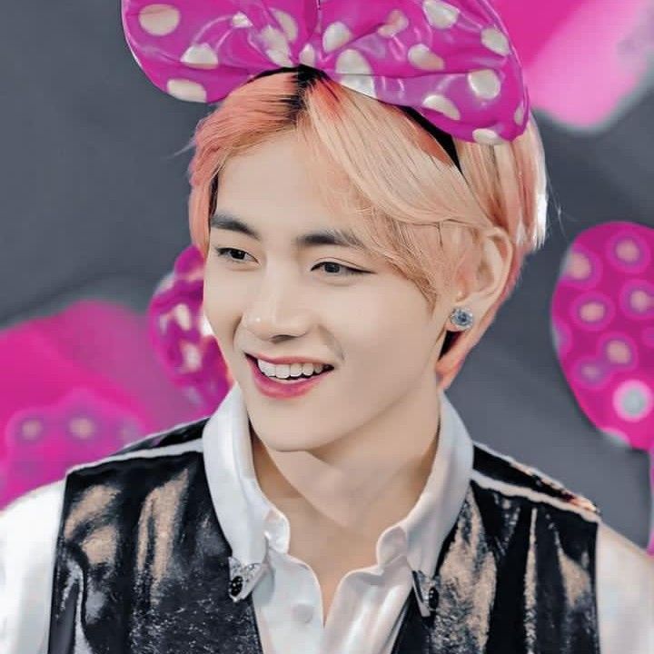 Recent activity shot of Kim Taehyung (V)