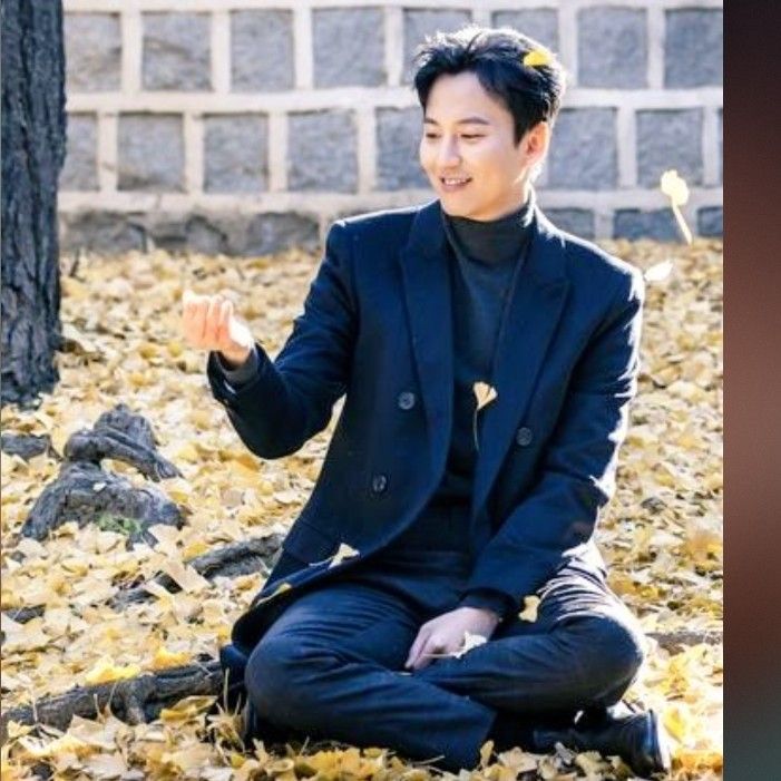 Behind-the-scenes cut of Kim Namgil