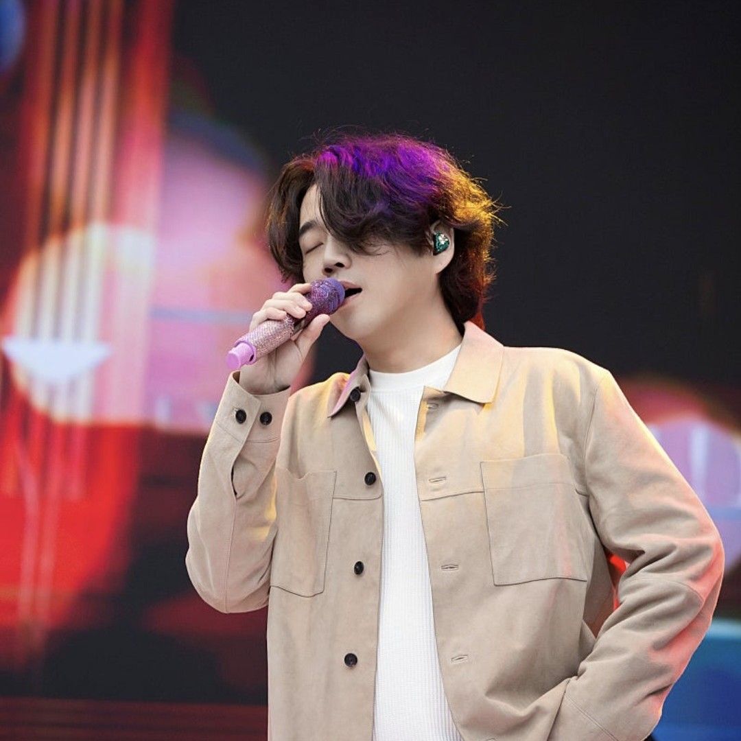 Recent activity shot of Hwang Youngwoong