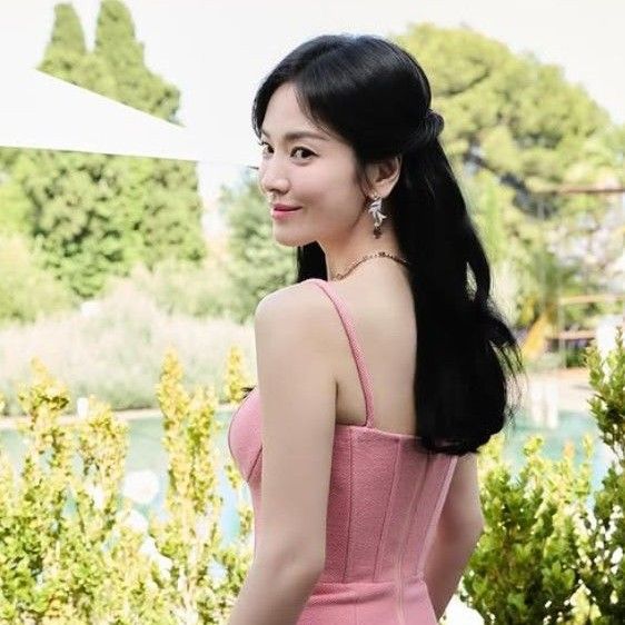 A moment captured by a fan of Song Hyekyo