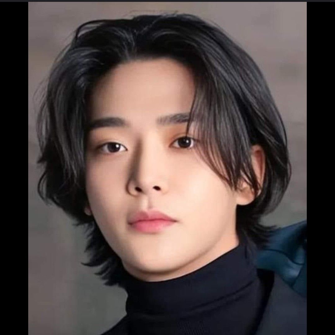 Behind-the-scenes cut of Rowoon