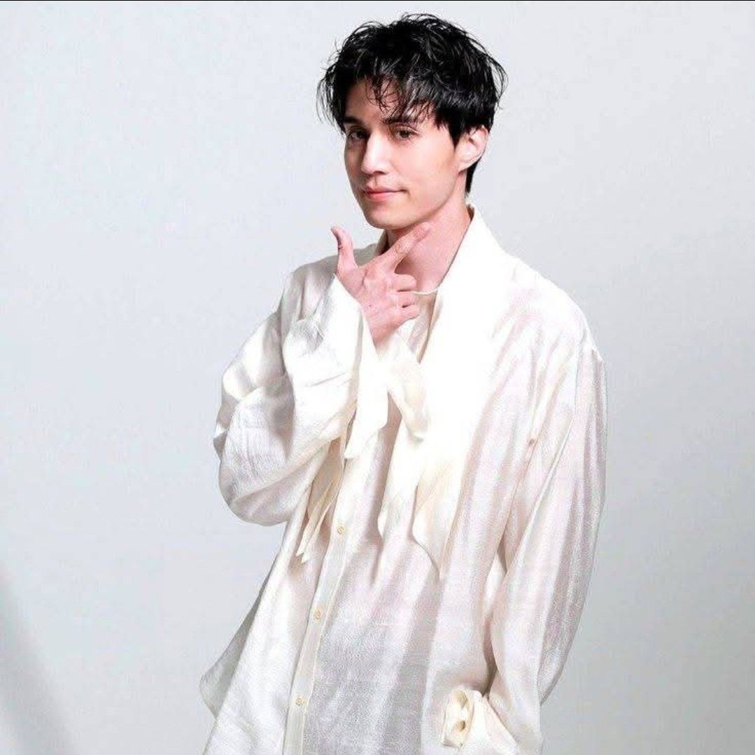 A moment captured by a fan of Lee Dongwook