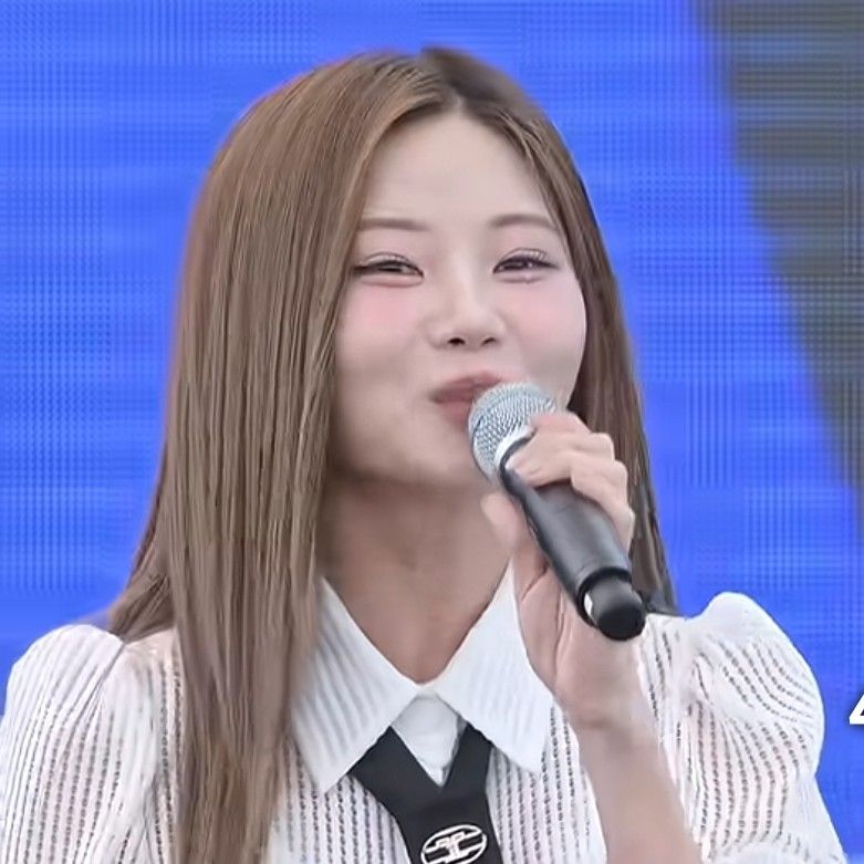 A moment captured by a fan of Bae Ahyeon