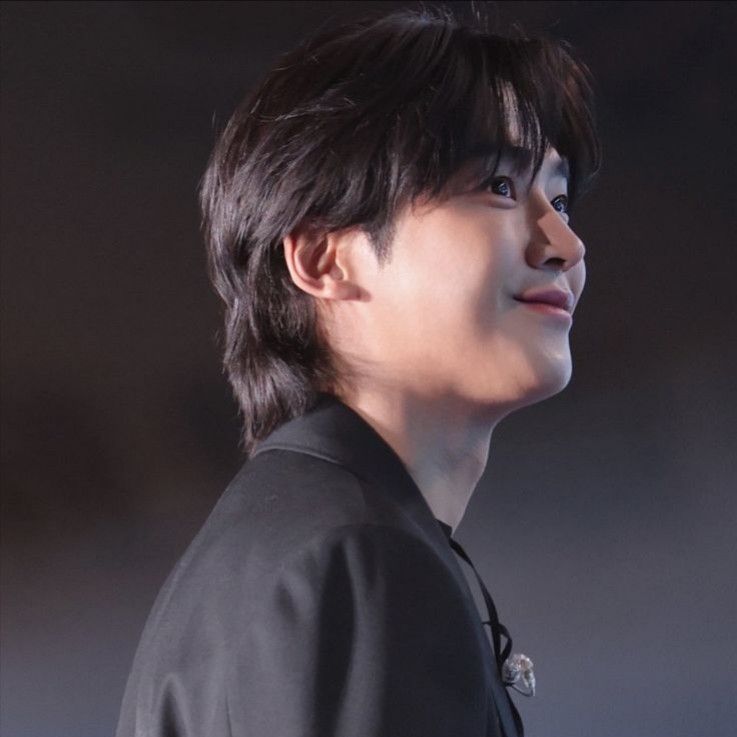 Behind-the-scenes cut of Rowoon