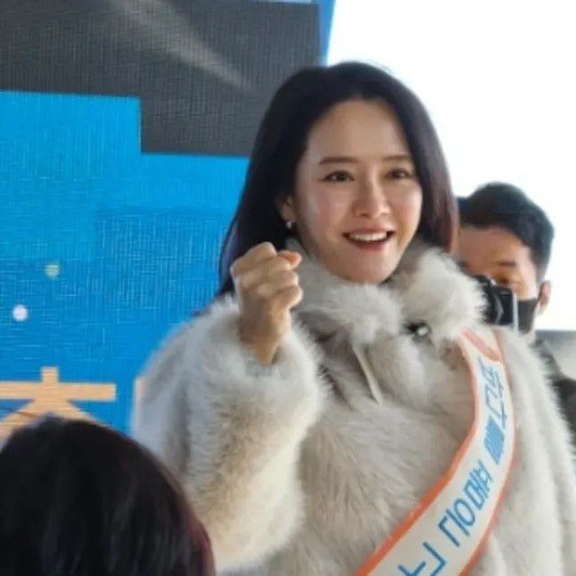 Cuplikan di balik layar dari Song Jihyo