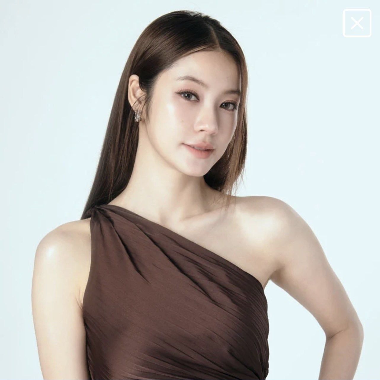 A moment captured by a fan of Namtan Tipnaree Weerawatnodom