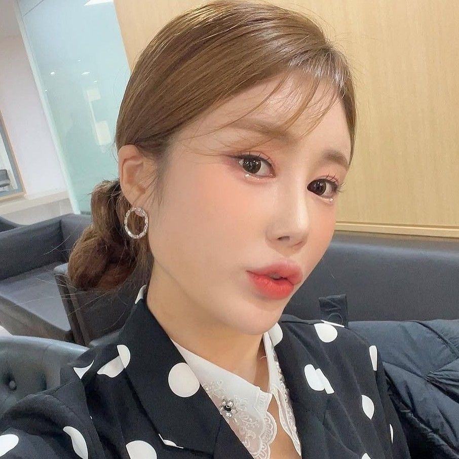 Cuplikan di balik layar dari Kim Soyou