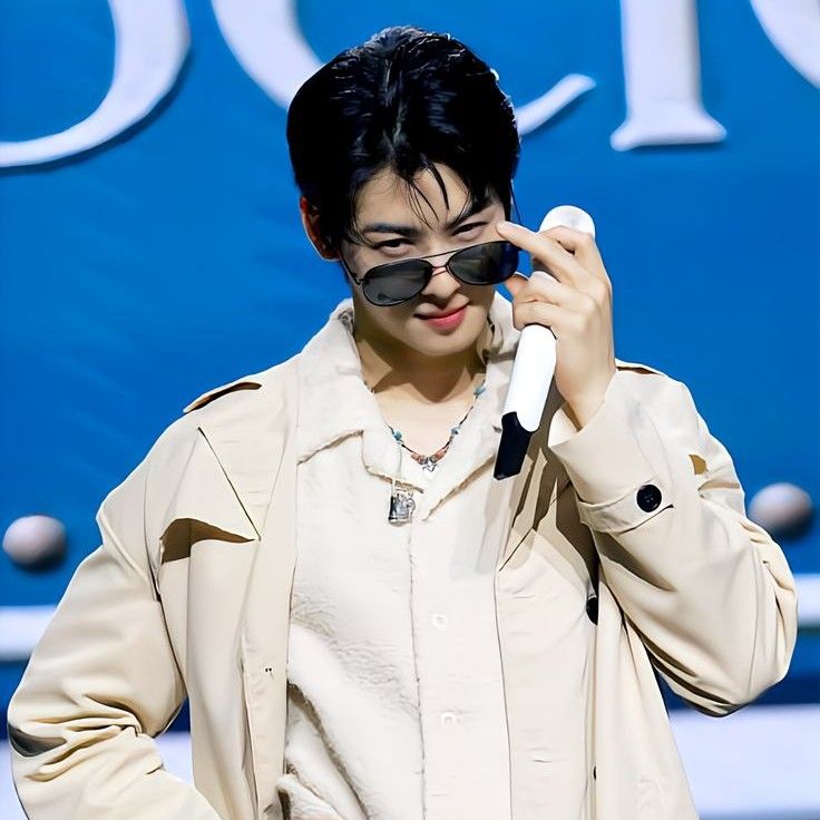 Latest photo of Cha Eunwoo