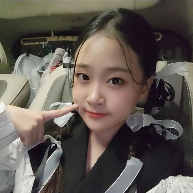 Recent activity shot of Kim Dahyun