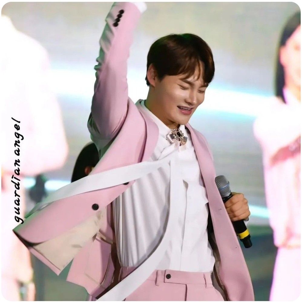 A moment captured by a fan of Park Seojin