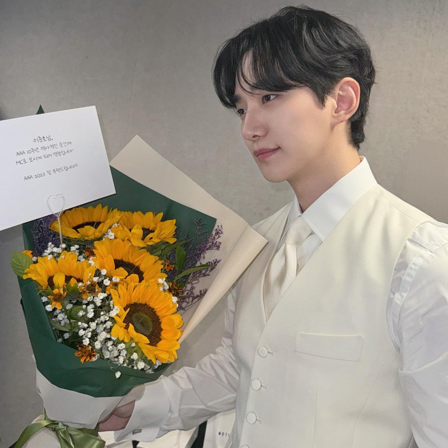 イ・ジュノのビハインドカット