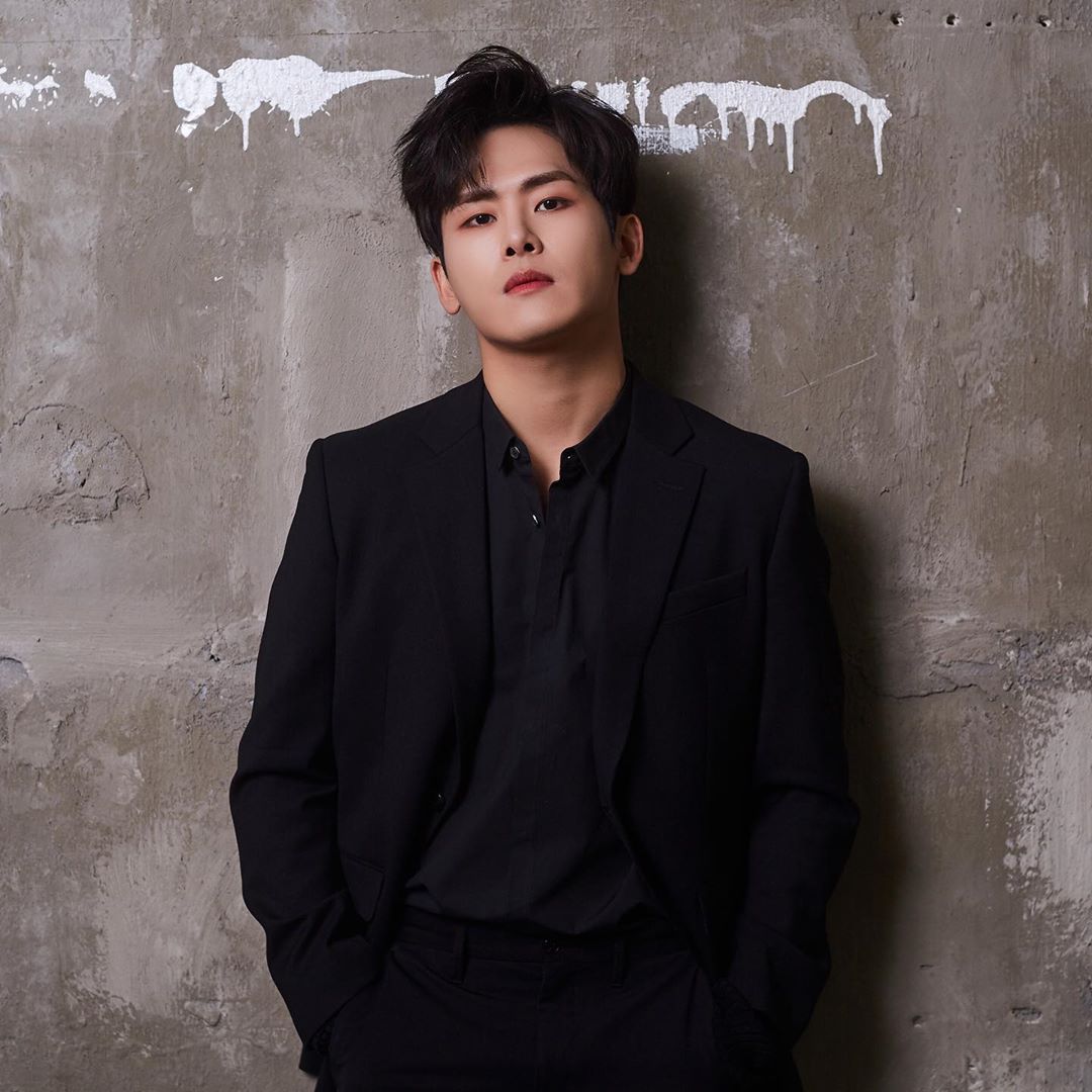 A moment captured by a fan of Hoya