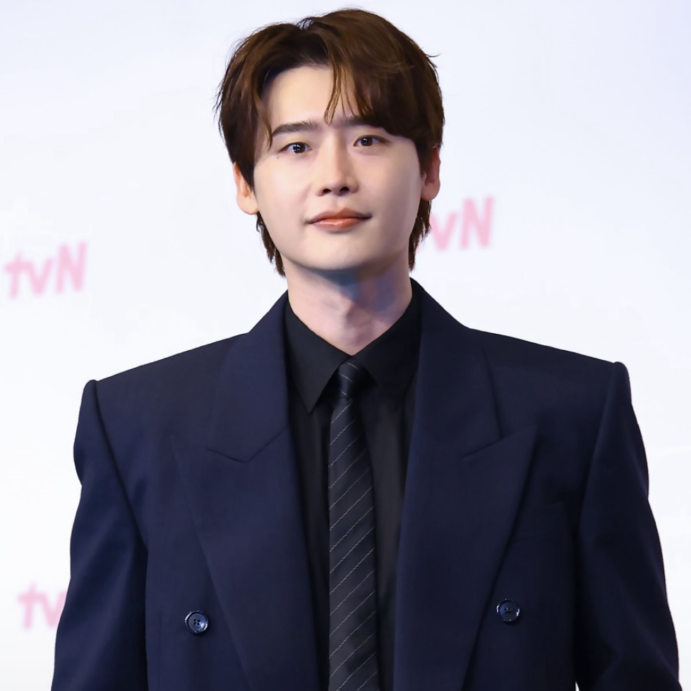 Latest photo of Lee Jongsuk