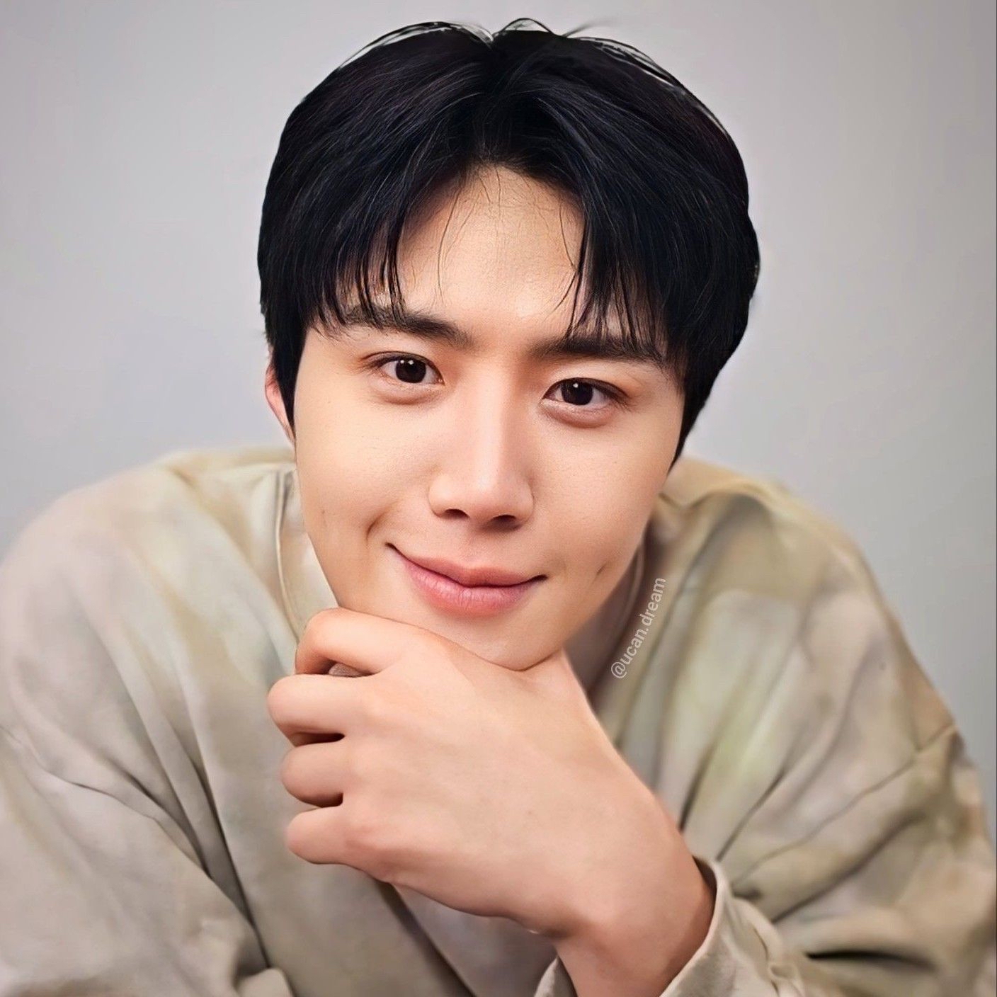 粉絲拍下的金宣虎瞬間