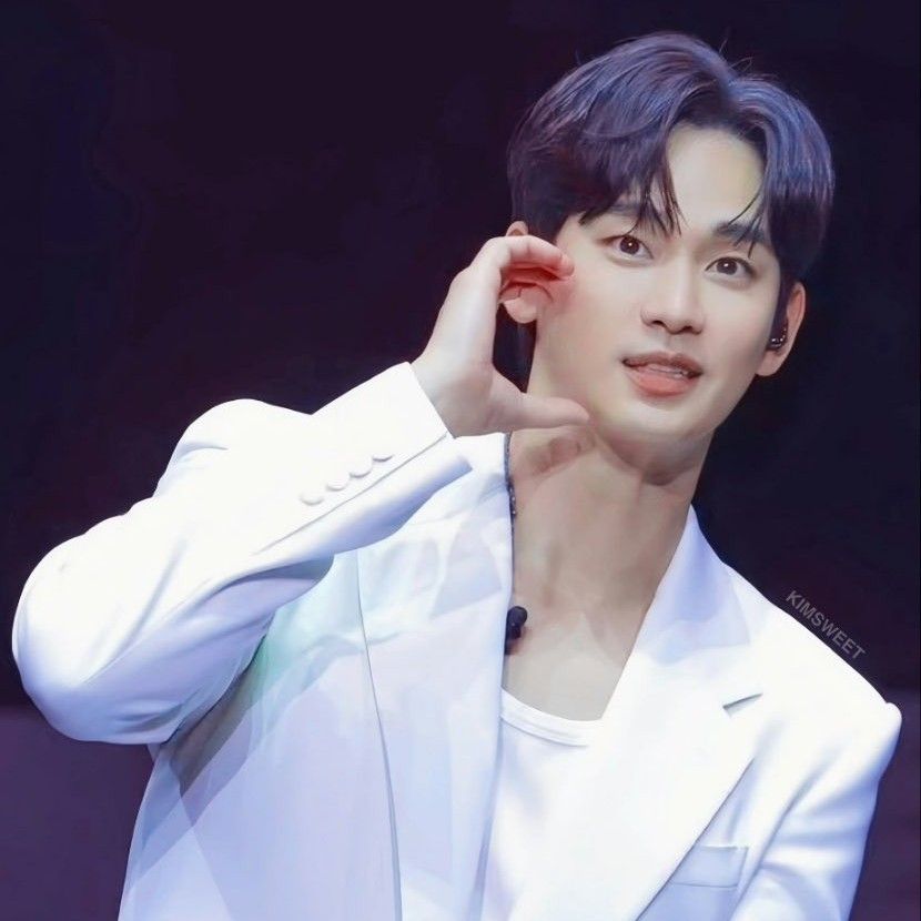 Recent activity shot of Kim Soohyun