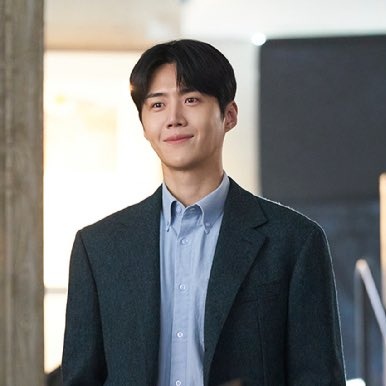 Behind-the-scenes cut of Kim Seonho