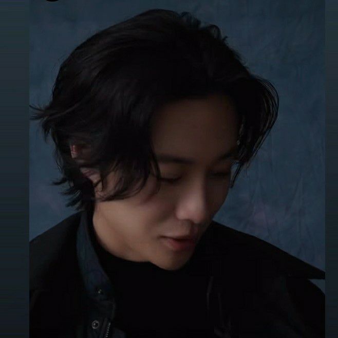 A moment captured by a fan of Lee Jongwon