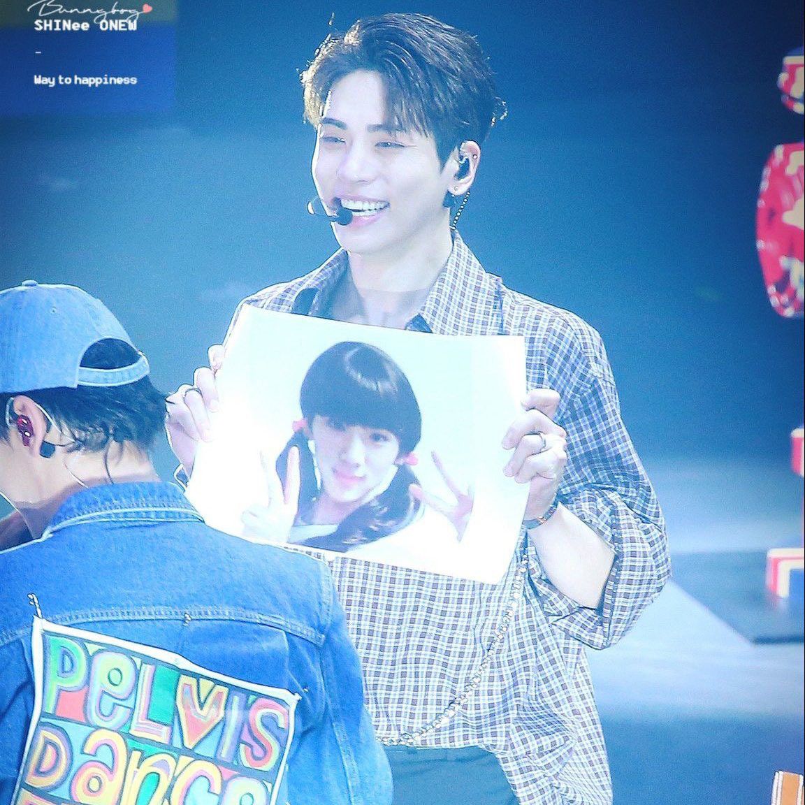 A moment captured by a fan of Key